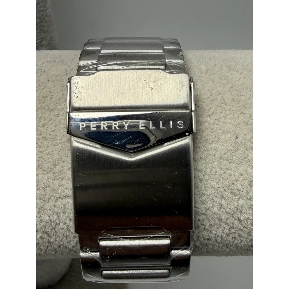 Perry Ellis Mens Divers Watch 02003-02 New Battery Green Dial 45MM 7.5